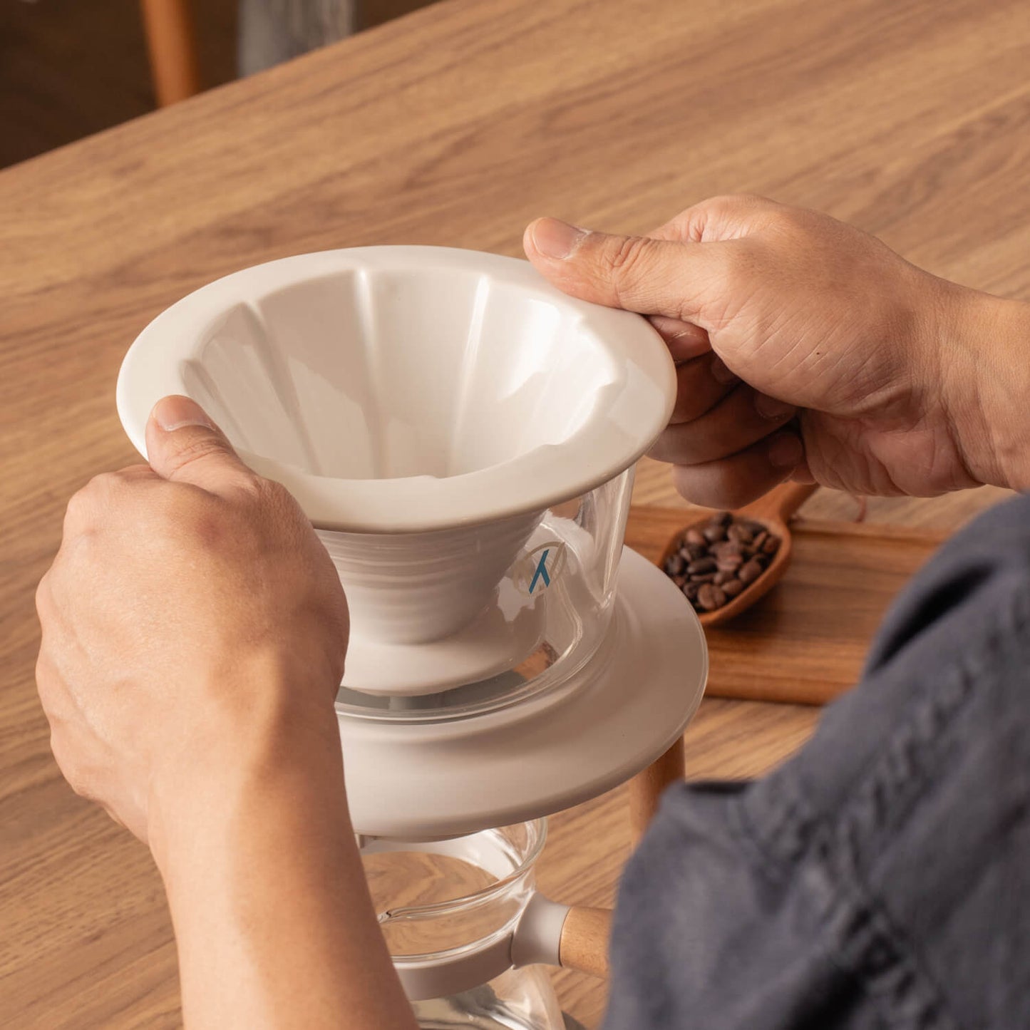 Wabilogic™ SENZ V™ Ceramic Florente Dripper - close up